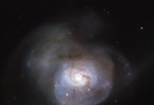 NASA ESA哈勃太空望遠(yuǎn)鏡拍攝了旋渦星系NGC 34的美麗照片