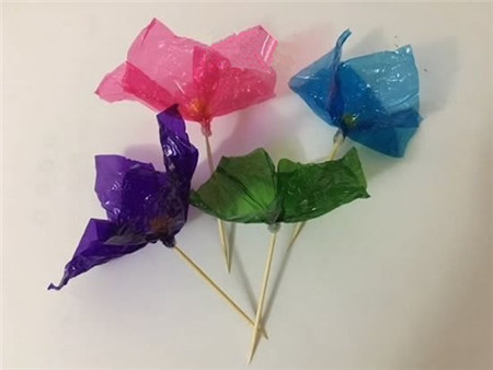 兒童節(jié)玻璃糖果紙花朵手工制作6